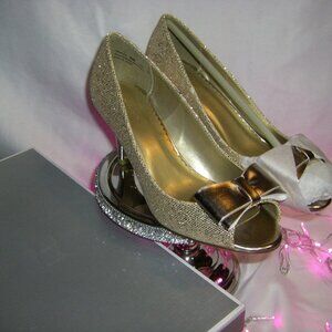 CloudWalkers Grace Gold Sparkle Glitter Peep Toe Pumps Bow Women's Size 8-W NIB